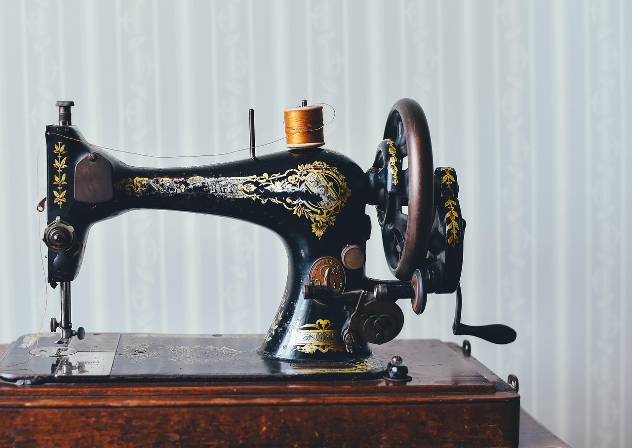 antique, sewing machine, home, old, retro, vintage, tailor, tailoring, stitching, oldtimer, nostalgia, nostalgic, antique, sewing machine, sewing machine, sewing machine, sewing machine, sewing machine, tailor, tailor, tailor, tailoring
